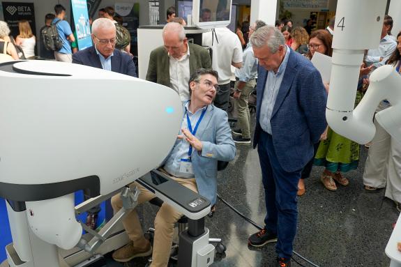 Imagen de la noticia:Gómez Caamaño destaca la apuesta de la Xunta por hacer de Vigo el motor de la integración de la ingeniería biomédica en la s...