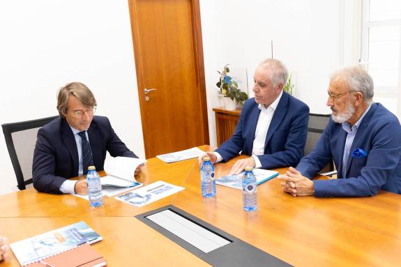 Imagen de la noticia:La Consellería de Facenda evalúa con la fundación INADE la evolución de la gestión del riesgo en el sector empresarial galle...