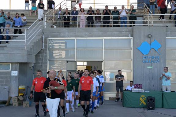 Imagen de la noticia:Belén do Campo asiste al Torneo Triangular Solidario de Fútbol 7 femenino organizado por la Guardia Civil a favor del Grupo ...