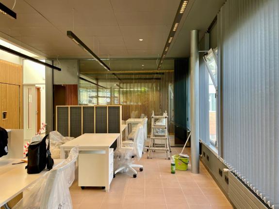 Imagen de la noticia:La Xunta avanza en las obras del proyecto piloto para crear espacios individualizados de atención a la ciudadanía en los cen...