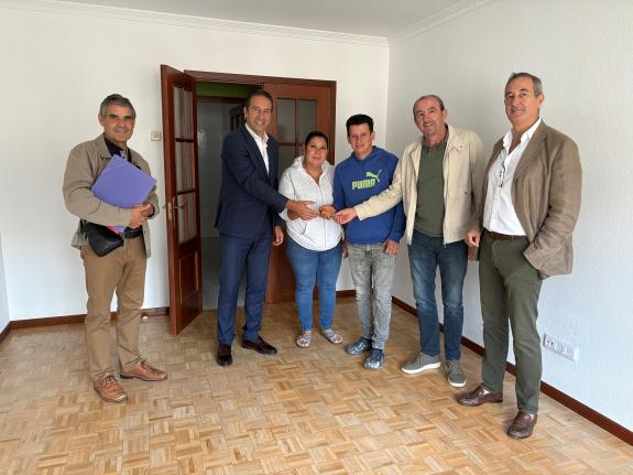 Imaxe da nova:A Xunta entrega unha vivenda de promoción pública no municipio da Pontenova