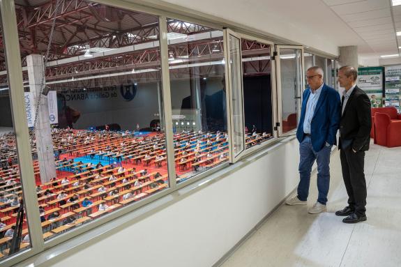 Imaxe da nova:Preto dun milleiro de persoas aspirantes a Policía Local realizan hoxe os primeiros exercicios do proceso selectivo en Silleda