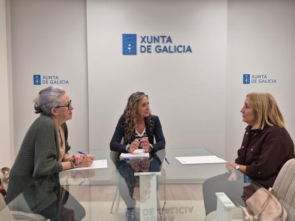 Imaxe da nova:A delegada da Xunta mantén unha reunión de traballo con representantes da AVV de Santa Mariña do Concello de Ferrol
