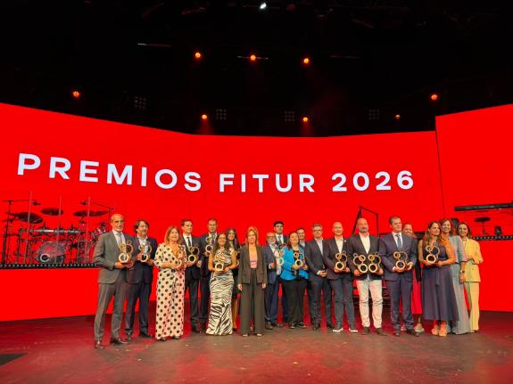 Imaxe da nova:A Xunta recibe o dobre recoñecemento de Fitur como premio á súa aposta pola promoción dun turismo sostible e de calidade