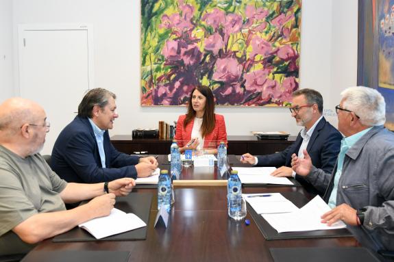 Imaxe da nova:Medio Rural acorda con Asaga e Unións Agrarias convocar ás tres organizacións agrarias para avaliar a crise de custos e prezos no s...