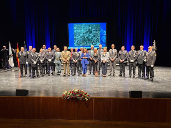 Imagen de la noticia:Alfonso Villares asiste ao acto institucional do Día da Policía nacional en Lugo