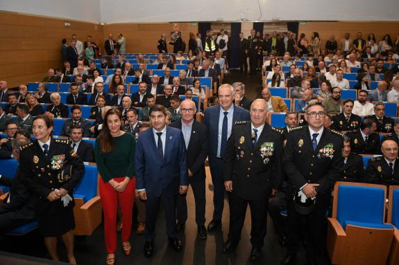 Imagen de la noticia:O director xeral de Emerxencias e Interior participa nos actos institucionais do Día da Policía