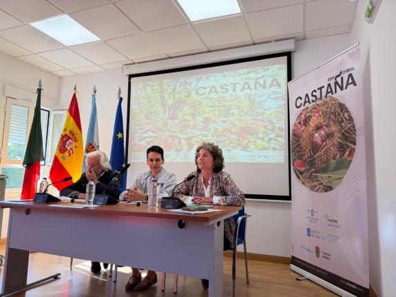Imaxe da nova:A Xunta salienta no V Foro da Castaña do Riós a importancia do castiñeiro e do seu froito para o monte galego