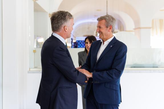 Imagen de la noticia:Rueda le traslada al embajador británico la fortaleza de los lazos comerciales de Galicia con el Reino Unido