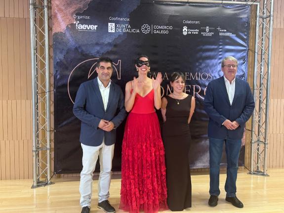 Imaxe da nova:A Xunta recoñece o bo labor do comercio de Verín co impulso á campaña extraordinaria de Aever que ten na gala de hoxe o seu acto ce...