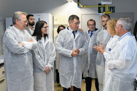 Imagen de la noticia:La Xunta destaca que Galicia está llamada a liderar el futuro de la protonterapia con la puesta en marcha del nuevo centro y...