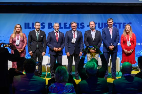 Imagen de la noticia:La Xunta presenta el modelo turístico de Galicia y su evolución como ejemplo de sostenibilidad