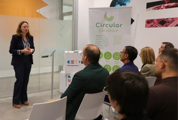 Imaxe da nova:A Xunta apoia o novo equipamento científico do centro tecnolóxico Cetim para mellorar a competitividade industrial