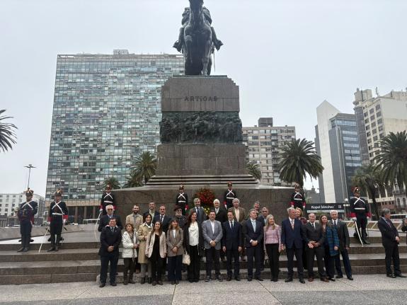 Imaxe da nova:A Xunta salienta a importancia de manter firmes os lazos entre dous pobos irmáns como España e O Uruguai