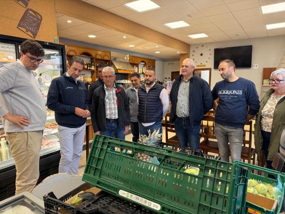 Imagen de la noticia:Villares subraya el papel de la cooperativa A Carqueixa en la economía y la conservación del territorio de los Ancares