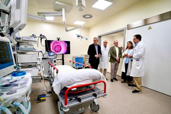 Imagen de la noticia:Gómez Caamaño destaca que la unidad de endoscopia avanzada hace del Hospital Álvaro Cunqueiro una referencia nacional con pr...
