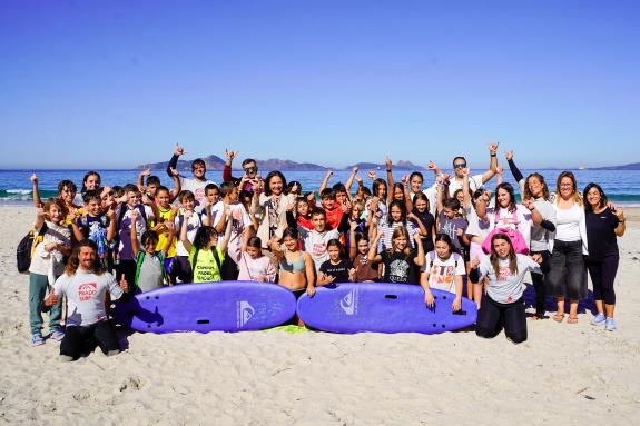 Imagen de la noticia:Senderismo, surf y náutica para 600 escolares de la comarca de Vigo gracias al programa `O teu Camiño´