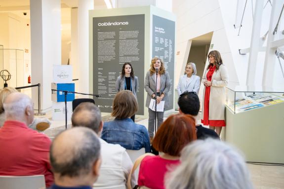 Imaxe da nova:A Xunta e Agadea dan voz á expresión artística das persoas con alzhéimer cunha mostra de pintura no Gaiás