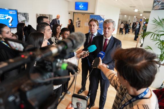 Imaxe da nova:Rueda reivindica en Bruxelas a capacidade de Galicia para seguir xestionando os seus fondos europeos e defende priorizar os interes...