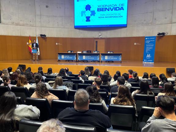 Imaxe da nova:Villares dá a benvida aos novos docentes que se incorporan este curso aos centros públicos de Lugo