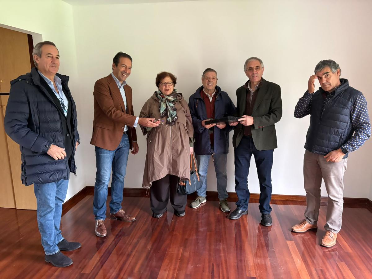 La Xunta de Galicia entrega dos viviendas de promoción pública en Mondoñedo y anuncia nuevas ayudas para el acceso a la vivienda