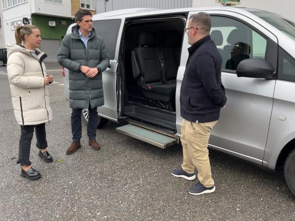 Imaxe da nova:A Xunta concedeu 164.000 euros a 20 taxistas lucenses para comprar vehículos accesibles e de baixas emisións