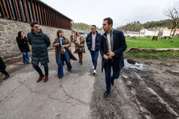 Imaxe da nova:Nava Castro e visita o complexo de Sargadelos e o aparcamento acondicionado recentemente