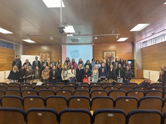 Imaxe da nova:Unha vintena de estudantes noruegueses coñecen o sistema educativo galego no marco do programa de intercambios promovido por Xunta ...