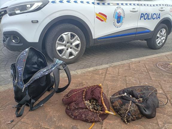 Imaxe da nova:A Policía Autonómica comisa máis de 6 quilos de percebe na Coruña