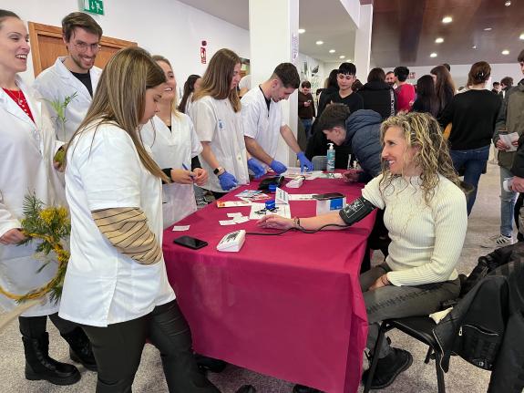 Imaxe da nova:A delegada territorial Martina Aneiros destaca a repercusión divulgativa da xornada de orientación organizada polo CIFP Leixa no au...