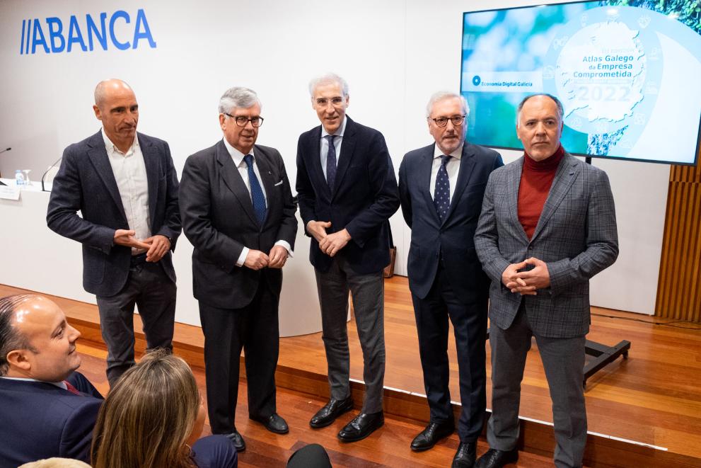 Imaxe 4 de 5 asociada á nova