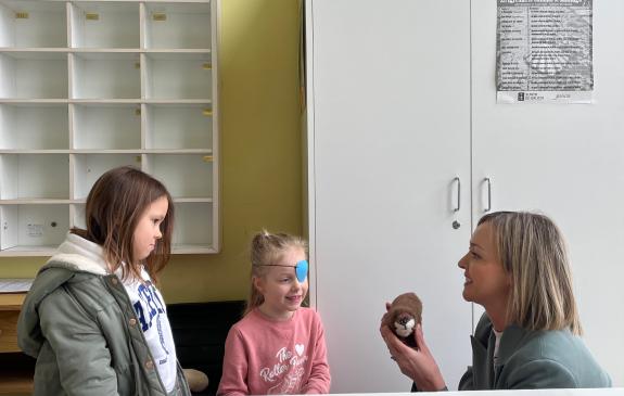 Imagen de la noticia:La Xunta resolverá en las próximas semanas más de dos millones de euros en ayudas a ayuntamientos y a refugiados ucranianos