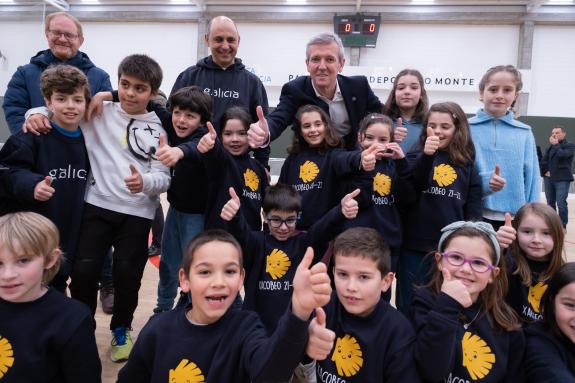 Imaxe da nova:Rueda destaca o investimento de máis de 2 M€ en melloras nos pavillóns deportivos da Coruña que dan servizo aos clubs, asociacións ...