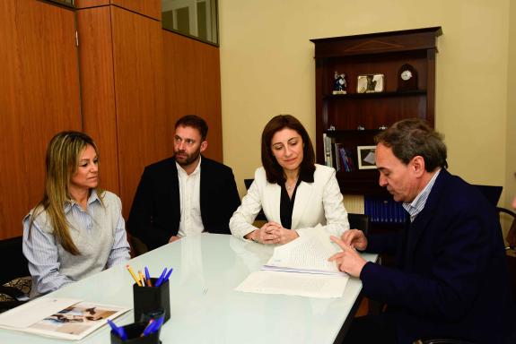 Imagen de la noticia:La Xunta destaca la ampliación del parque residencial de A Coruña con la venta de una parcela para construir 90 viviendas pr...