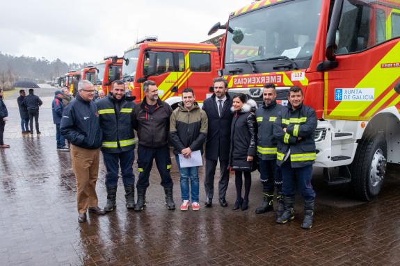 Imagen de la noticia:La Xunta refuerza con camiones autobomba la equipación de los GES de Curtis, Ponteceso, Mos/Redondela, Ribadavia y el Serviz...