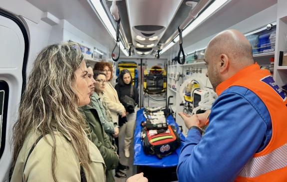 Imagen de la noticia:Urxencias Sanitarias de Galicia-061 abre sus puertas a asociaciones de pacientes en la Semana de la Administración Abierta