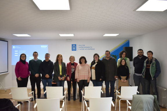 Imaxe da nova:A Xunta dá a coñecer á cidadanía os recursos autonómicos de apoio ao emprendemento no Polo de Silleda co gallo da Semana da Adminis...