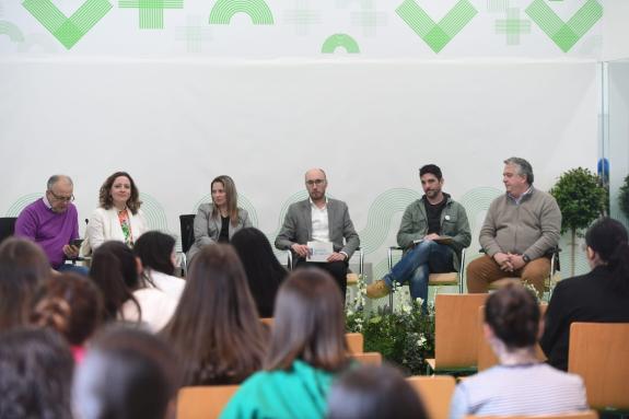 Imaxe da nova:A Xunta salienta as novas oportunidades laborais que se abren para os profesionais dos servizos sociais e a educación no ámbito da ...