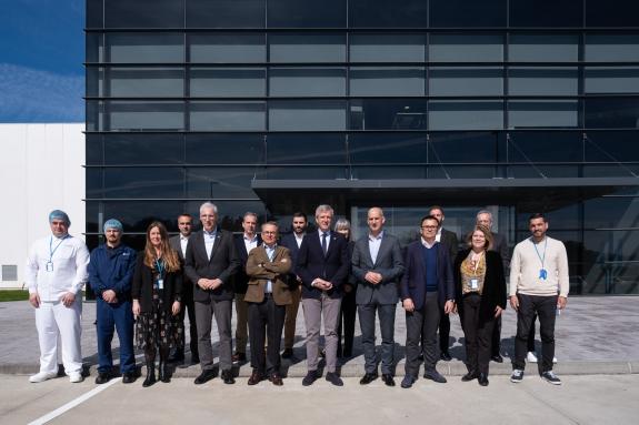 Imaxe da nova:Rueda resalta que as novas instalacións de Inleit en Curtis van situar Galicia á vangarda da industria láctea e contribúen a que o ...