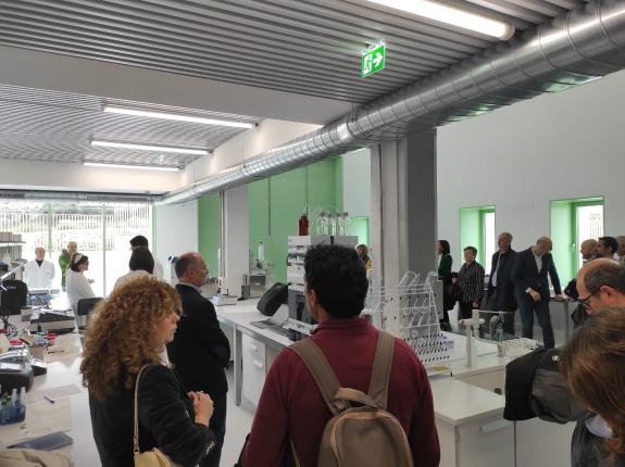 Imaxe da nova:A directora xeral de Formación Profesional dá a coñecer aos seus homólogos doutras comunidades o potencial do Centro Galego de Inno...