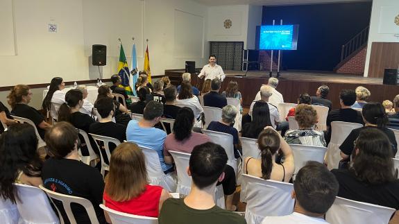 Imagen de la noticia:Miranda anima a los gallegos de Santos y Sao Paulo a emprender en Galicia a través de las ayudas diseñadas por la Xunta para...