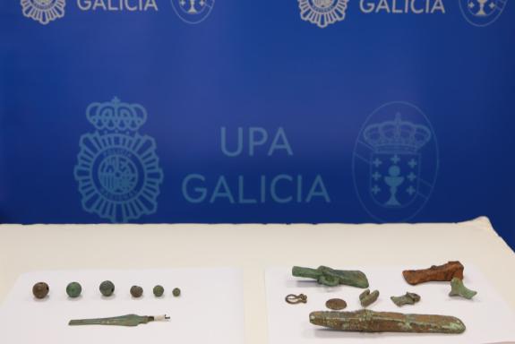 Imaxe da nova:A Policía Autonómica recupera 15 pezas metálicas de elevado valor arqueolóxico no marco da Operación Bronce