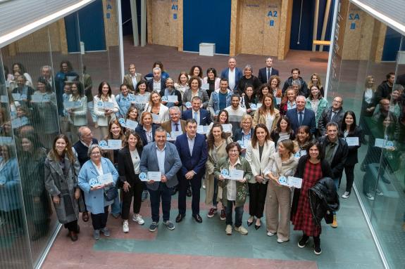 Imagen de la noticia:Román Rodríguez señala a los docentes y a los profesionales de atención a la diversidad como el pilar del modelo de enseñanz...