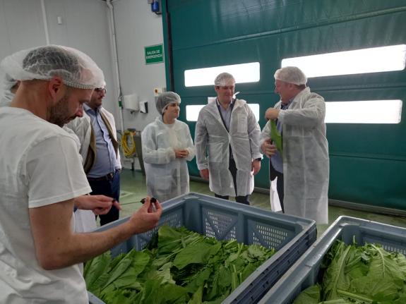 Imaxe da nova:A Xunta pon de relevo o labor de Conservas A Rosaleira á hora de aportar valor engadido á produción galega de calidade