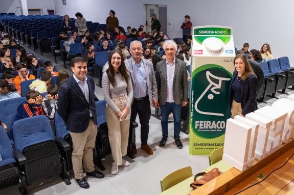 Imaxe da nova:A Xunta de Galicia e Feiraco lanzan a nova edición do certame de relatos breves para celebrar o día das letras galegas entre a rapa...