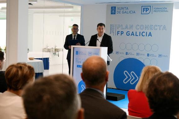 Imaxe da nova:A Xunta analiza cos empresarios de Ourense as posibilidades da FP para dar resposta o tecido produtivo da zona a través do Plan Con...