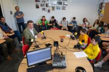 Román Rodríguez subliña o papel das radios escolares para mellorar as competencias lingüísticas e de expresión oral do alumnado