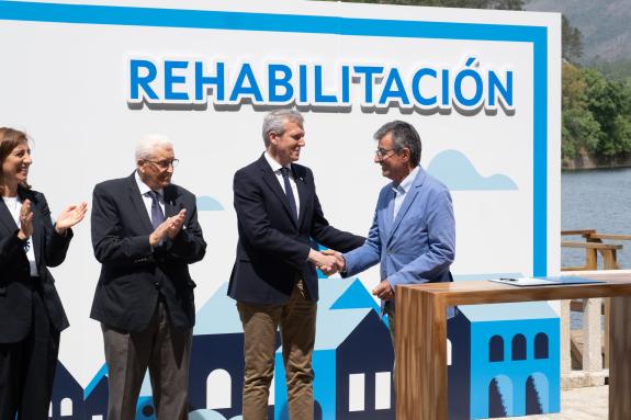 Imagen de la noticia:Rueda anuncia que la Xunta destinará este año casi 33 M€ a impulsar medidas de eficiencia energética en colaboración con los...