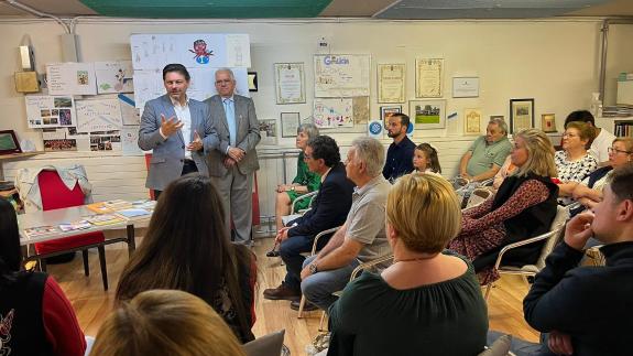 Imagen de la noticia:Miranda celebra el Día das Letras Galegas con la colectividad suiza, invitado por la asociación Xeitosiñas de Zúrich