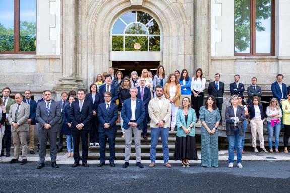 Imaxe da nova:Minuto de silencio do Goberno galego en repulsa polo crime machista de Oia (Pontevedra)